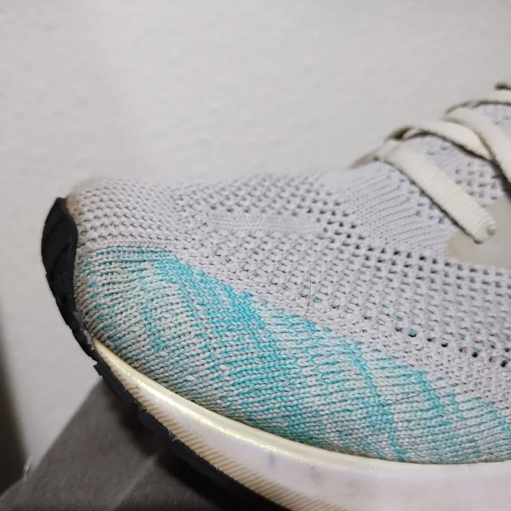 Brooks Women's Levitate 4 - Size 10 - Picture 14 of 16